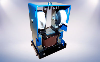 Compressor Industrial TVP em fundo iluminado
