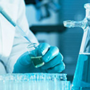 Pessoa em laboratório